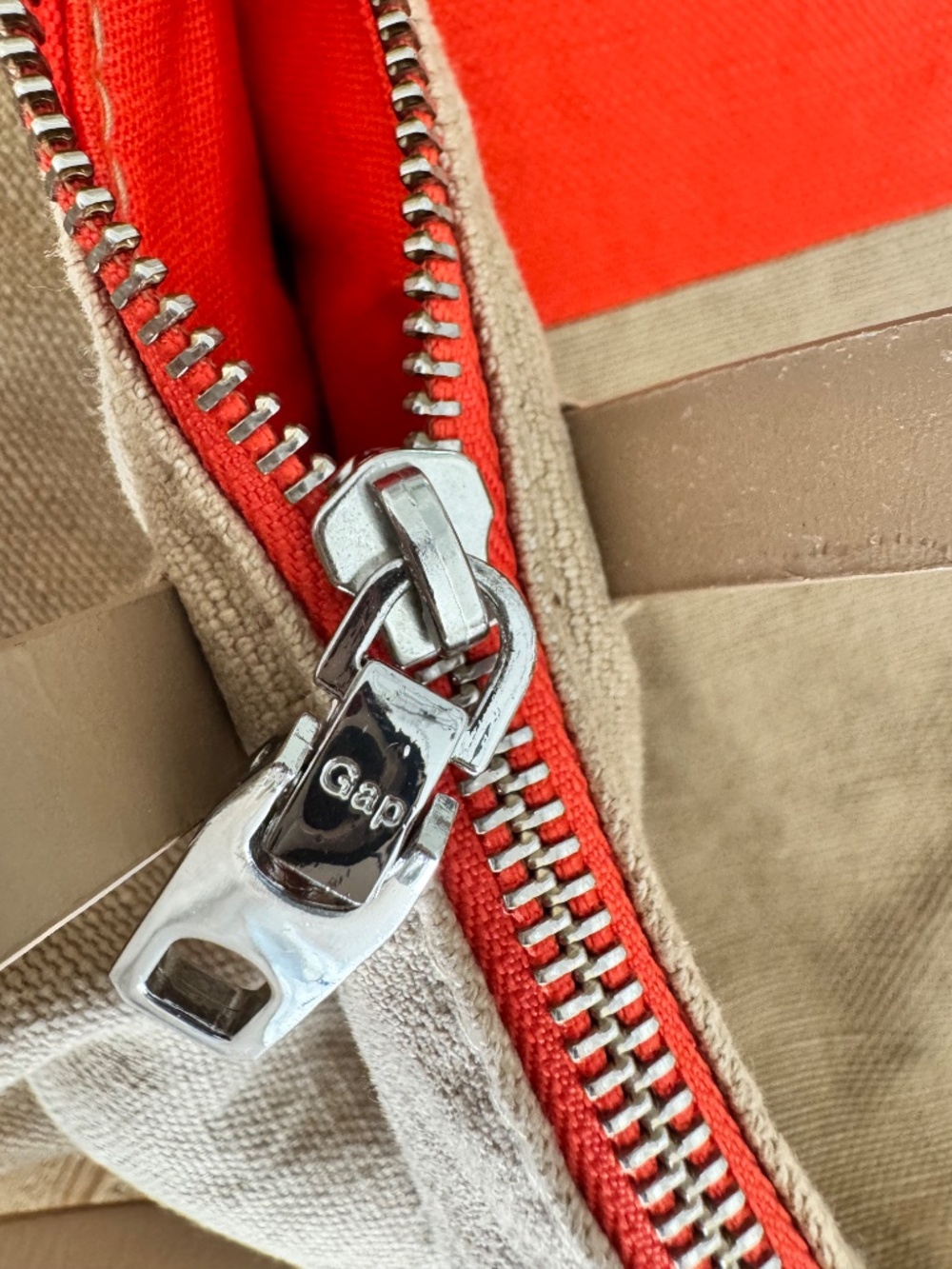 GAP Color Block Tote - Picture 3 of 5